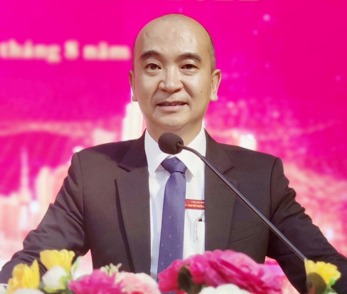 Nguyễn Mạnh Hùng – Biên đạo nhảy nổi tiếng trở thành doanh nhân thành đạt trong lĩnh vực bất động sản.